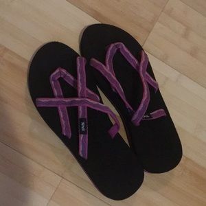NWOT Teva sandals